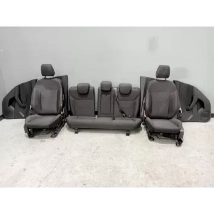 FORD FOCUS COMPLETE INTERIOR LZ, HATCH, CLOTH, SPORT, 07/15-11/18 2015
